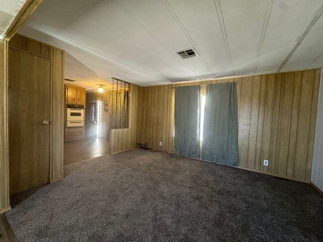 Building Photo - 2BR 2BA close to Hwy 95, Shopping, Parks, Colorado River