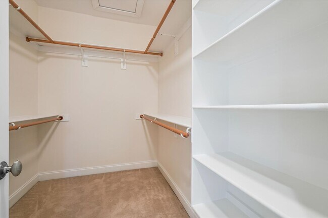 Building Photo - Incredible 4BR, 4.5BA Luxury Bethesda Home!!