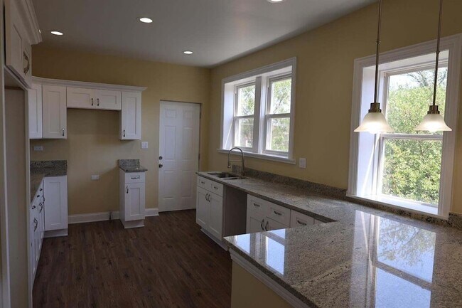 Building Photo - 4329 Baring Ave