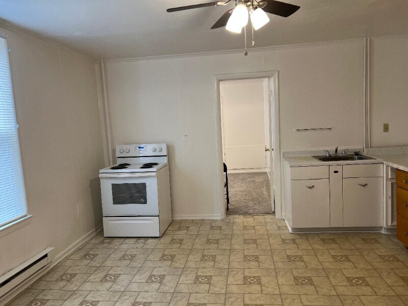 Building Photo - 1412 Moorman Ave NW