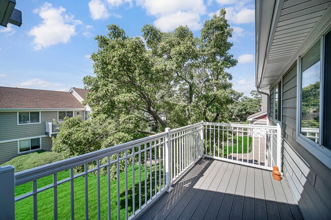 Building Photo - 607 Berkley Ct