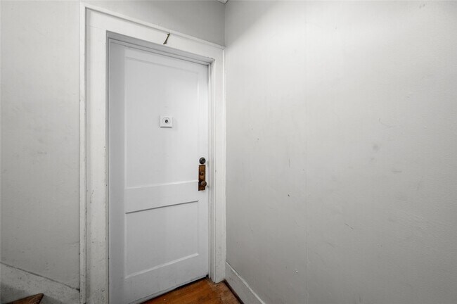 Building Photo - 1608 Kipling St