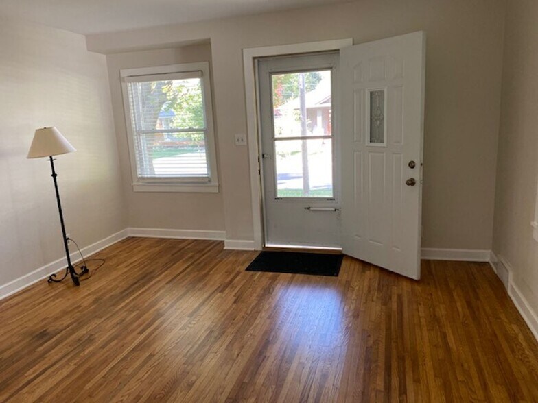 Building Photo - 4916 Morehead Ave