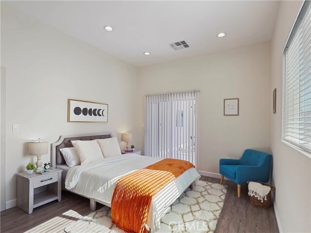 Building Photo - 15803 Chatsworth St