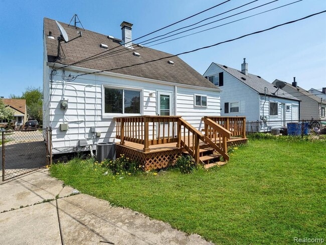 Building Photo - 24561 Berry Ave