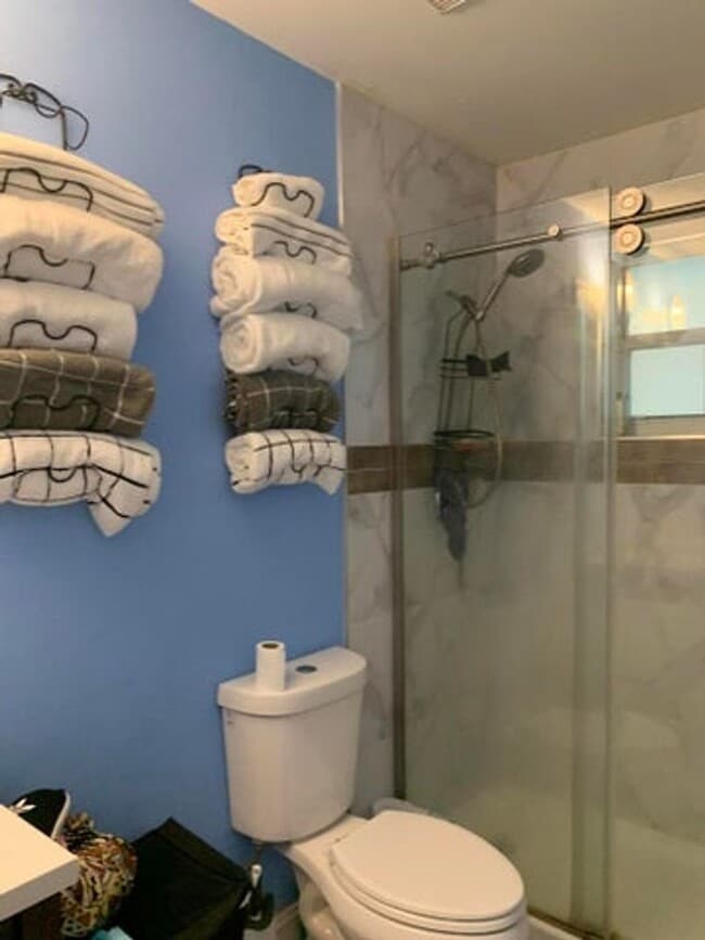 Building Photo - 1345 W 34th St