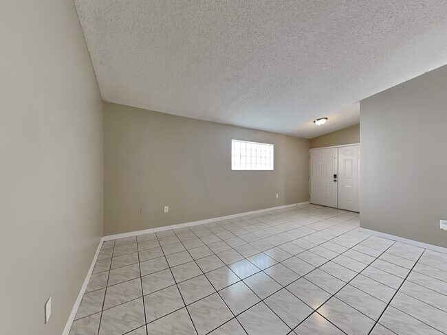 Building Photo - 3568 W 72nd St