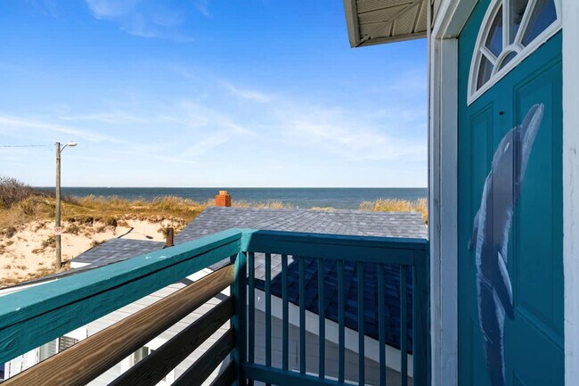 Building Photo - 9714 11th Bay St