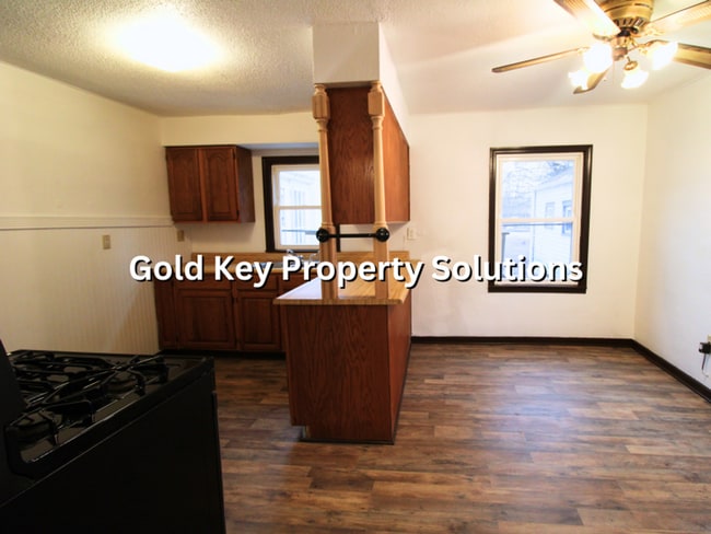 Building Photo - 1212-1212 1/2 LAYTON RD.