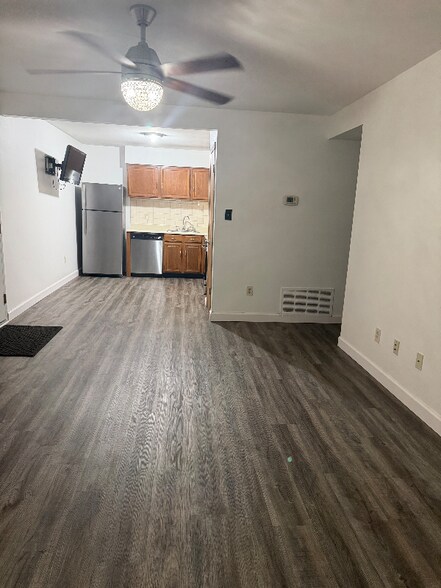 Primary Photo - 1231 Creve Coeur Crossing Ln