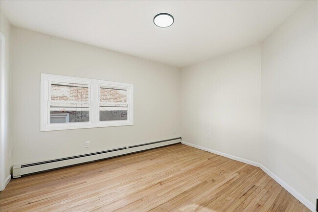 Building Photo - 212 Seaview Ave