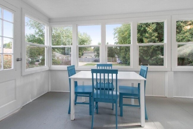 Building Photo - 1300 Dodge St