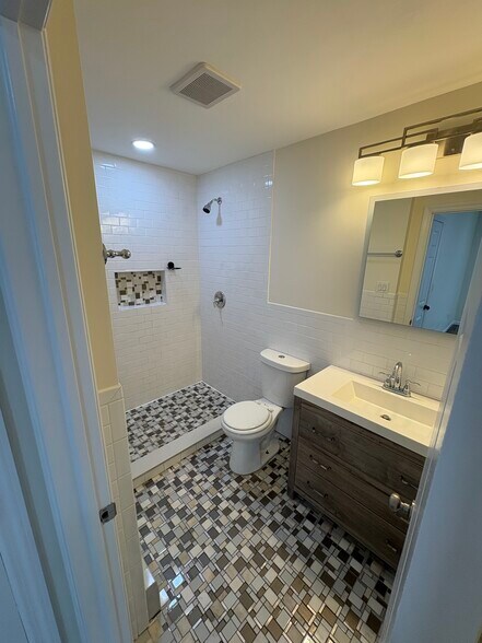 Building Photo - 1542 Potter Blvd