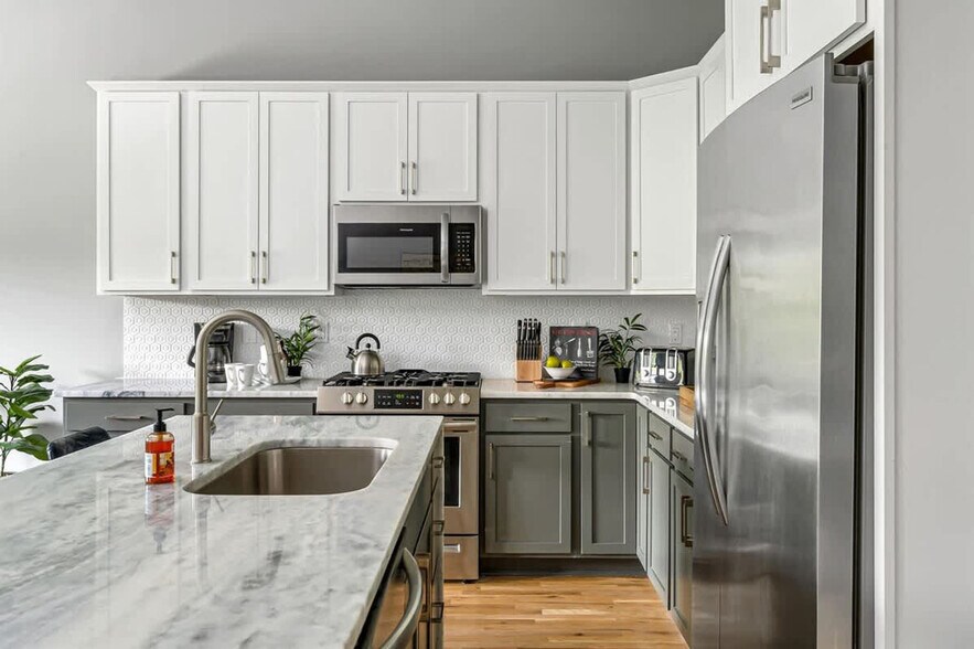 Building Photo - 962 Youngs Ln