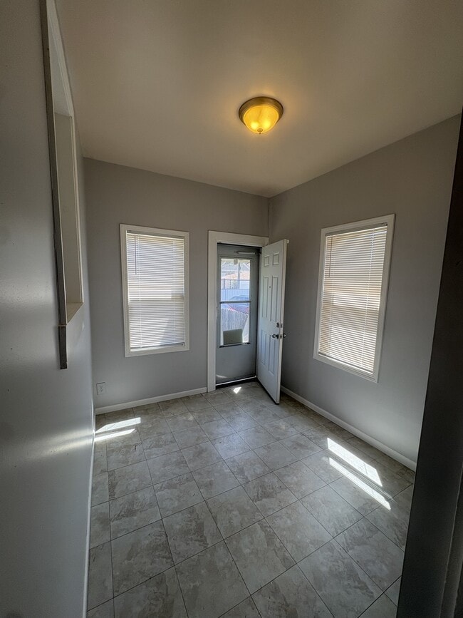 Building Photo - 7607 S Wolcott Ave