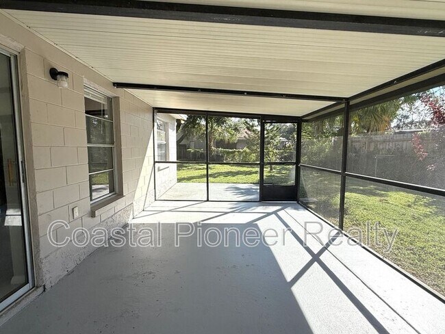 Building Photo - 5723 Kneeland Ln