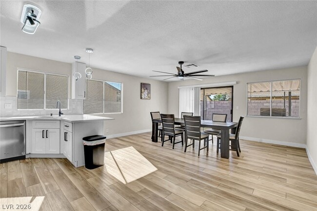 Building Photo - 6009 W Carpenteria Way