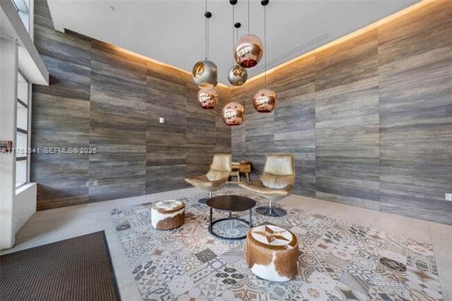 Building Photo - 1025 92nd St