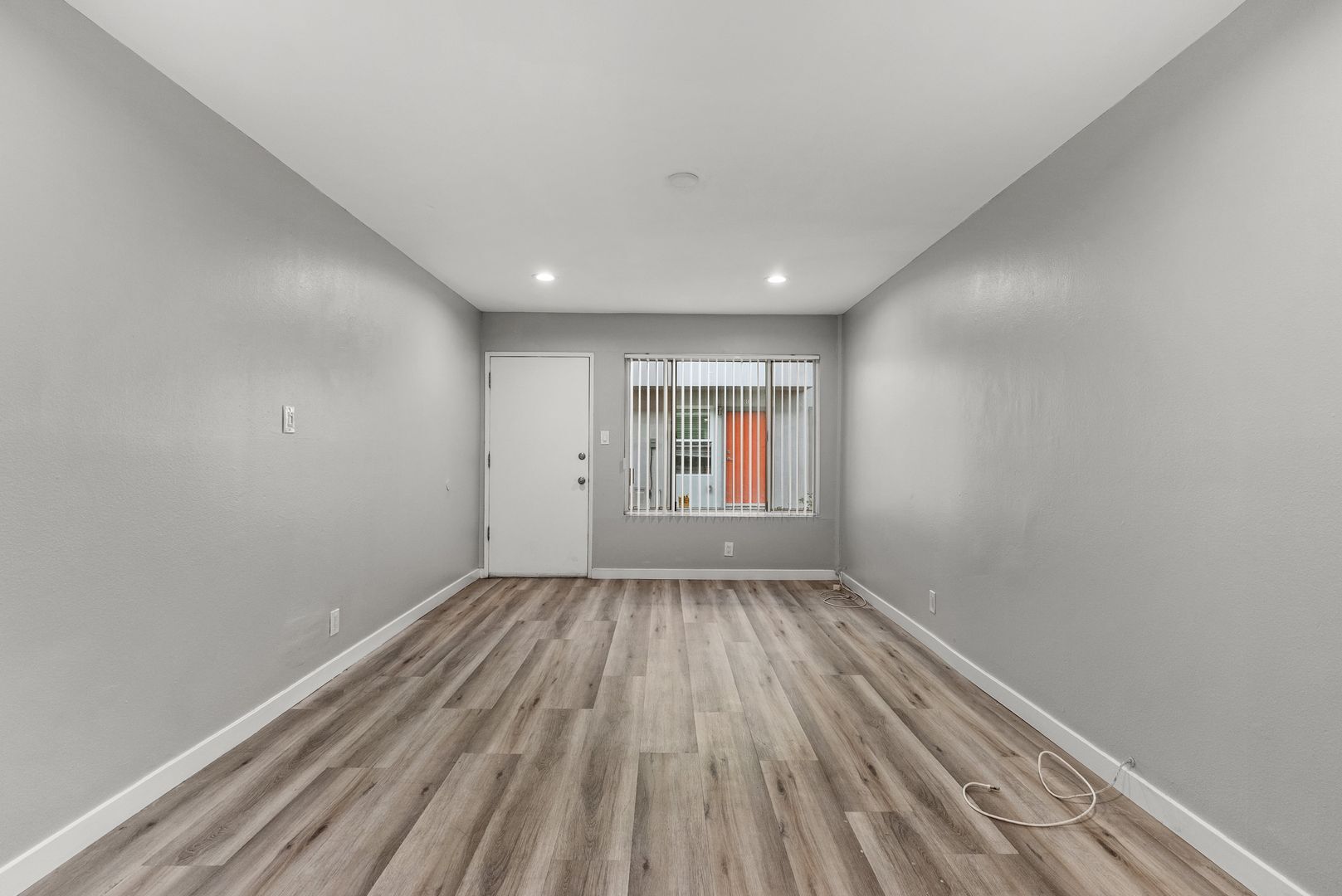 Building Photo - 10442 Lampson Ave