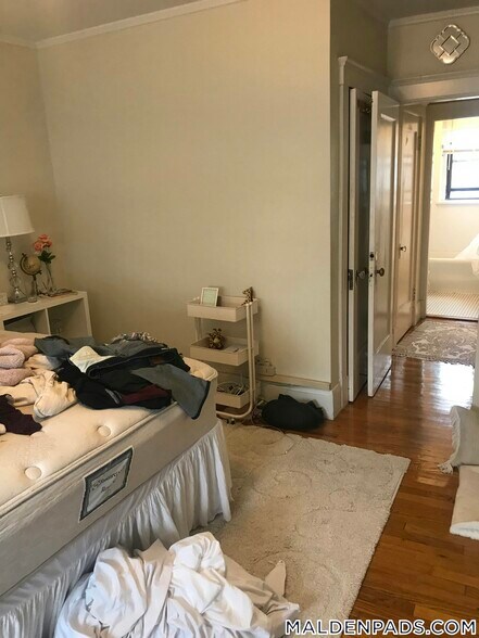 Building Photo - 349 Pleasant St