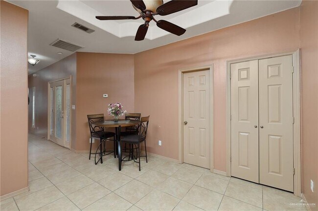 Building Photo - 682 Alto Bonito St