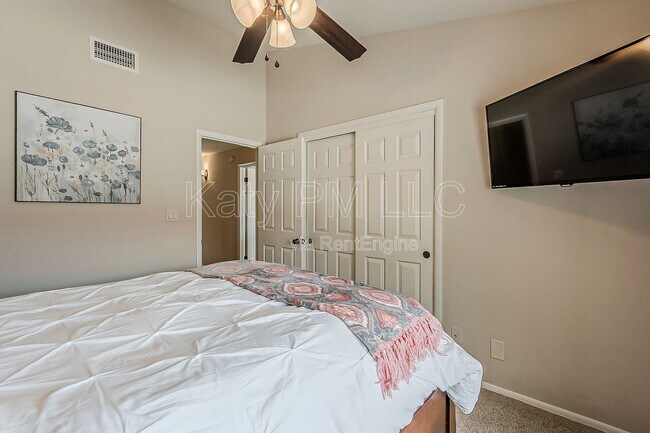 Building Photo - 9707 E Mountain View Rd