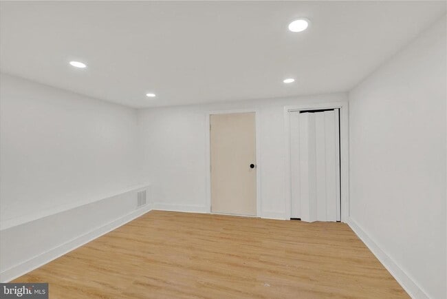 Building Photo - 2117 S Alden St