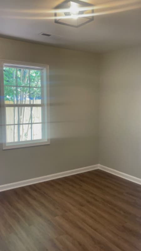 Building Photo - 3221 Summit Ave