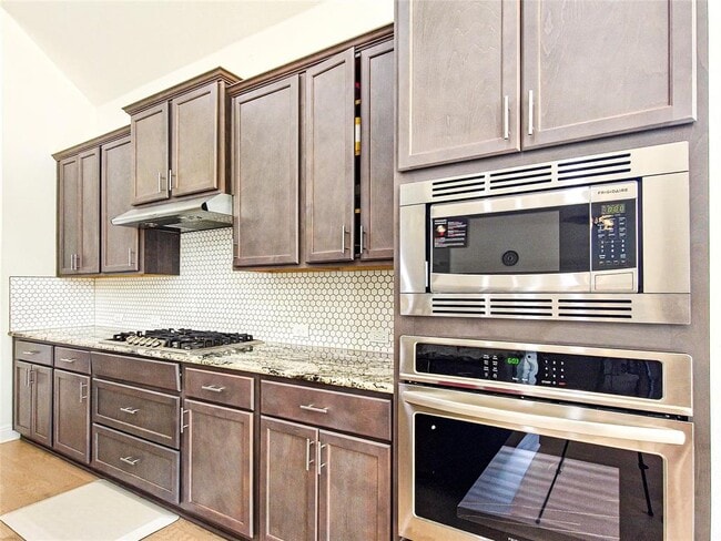 Building Photo - 813 Sunny Ridge Dr