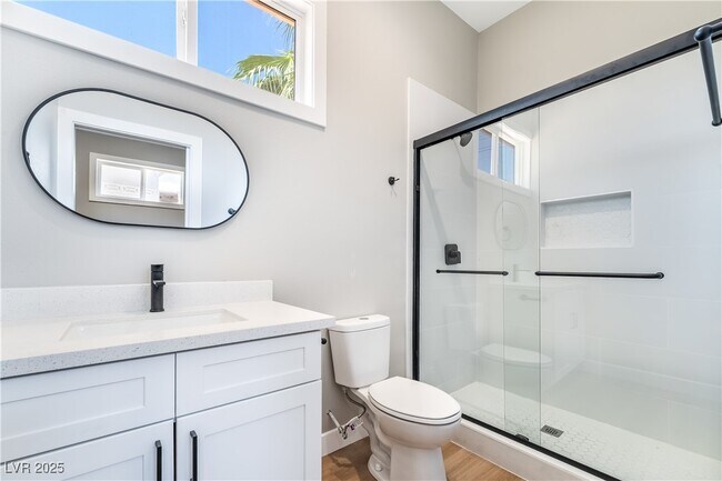 Building Photo - 2749 Del Mar Pl