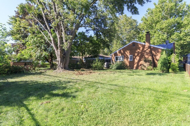 Building Photo - 28622 Milton Ave