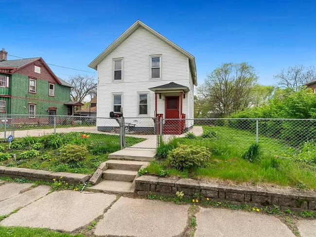 Building Photo - 1351 7th Ave