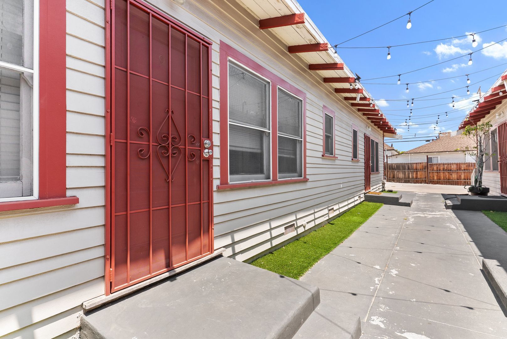 Building Photo - 526 Magnolia Ave