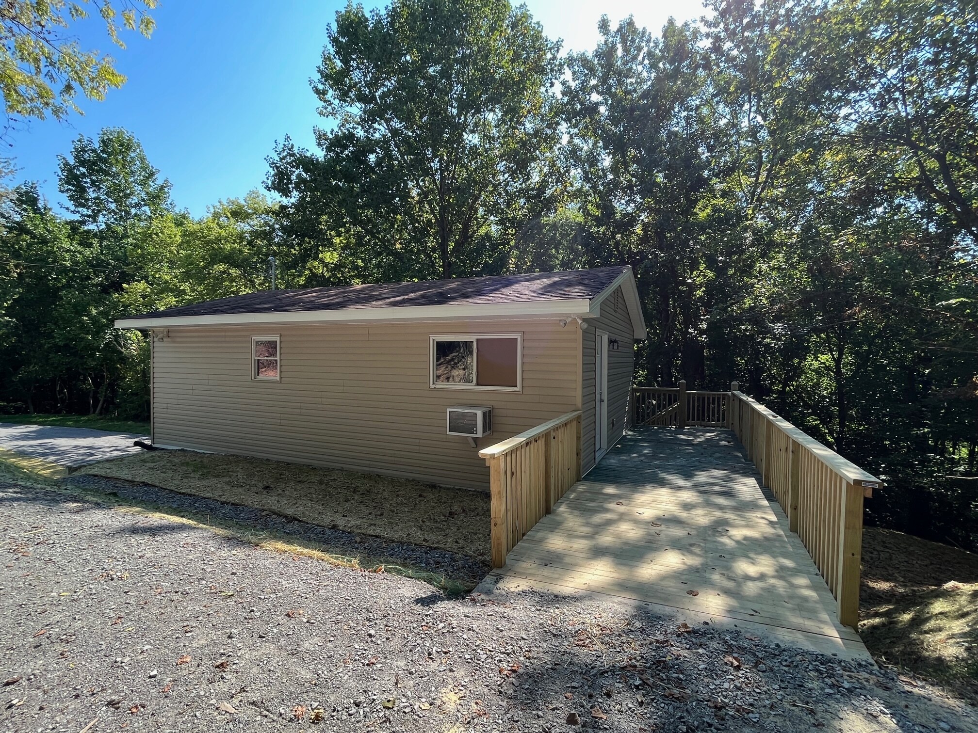 Building Photo - 718 Mount Vernon Rd