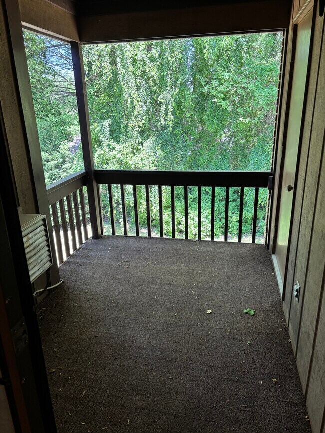 Building Photo - 333 W Lake Ave