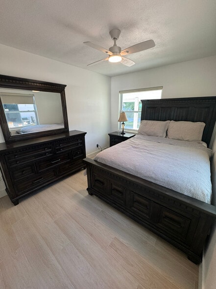 Building Photo - 11423 77th Ave