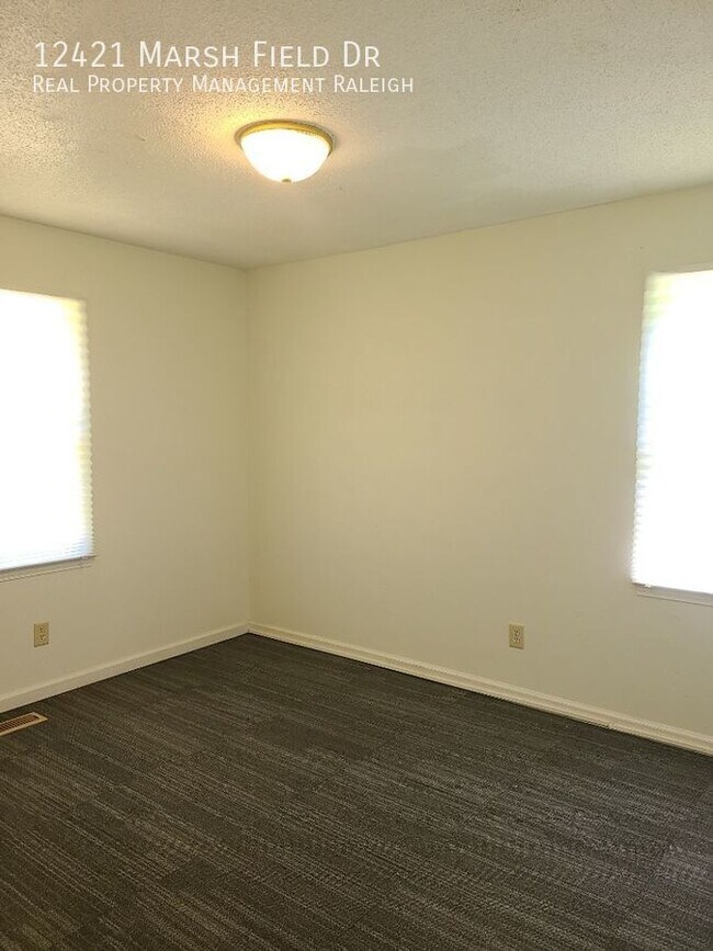 Building Photo - 12421 Marsh Field Dr