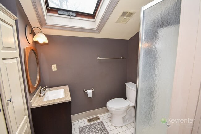 Building Photo - Bucks County Studio Loft!