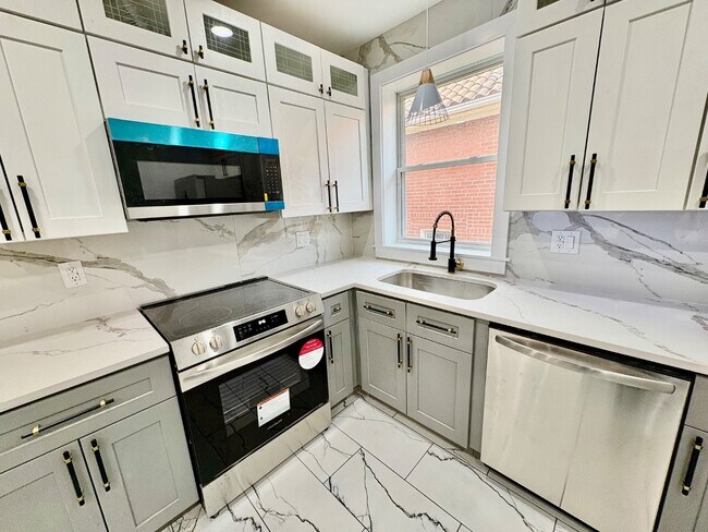 Building Photo - 5616 Phillips Ave