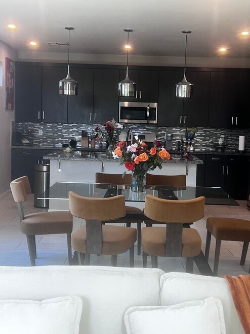 Building Photo - 6913 Boulder View St