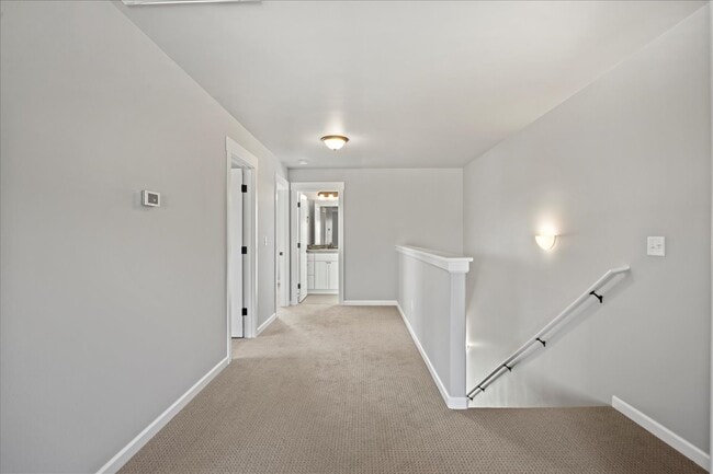 Building Photo - 421 N 76th Ave