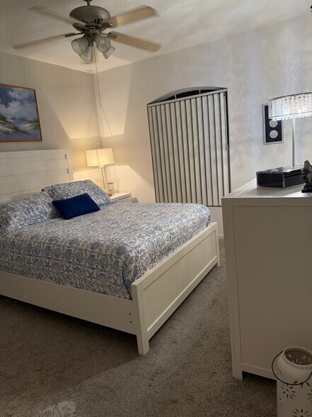 Building Photo - 5095 Fairways Cir