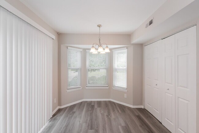 Building Photo - 4503 Bathurst Dr