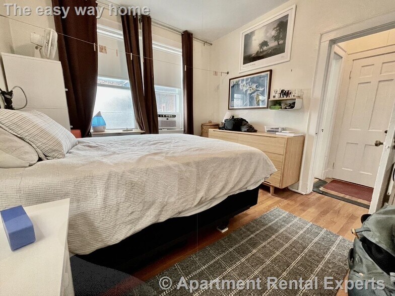 Building Photo - 73 Martin St