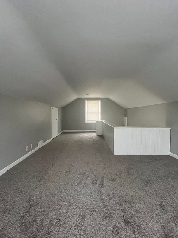 Building Photo - 1126 Mill St