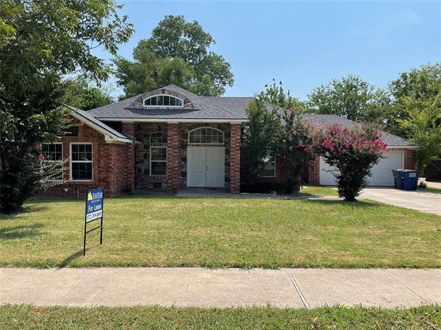 Primary Photo - 208 Douglas Dr