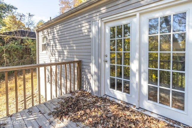 Building Photo - 602 Lookout Ct SE