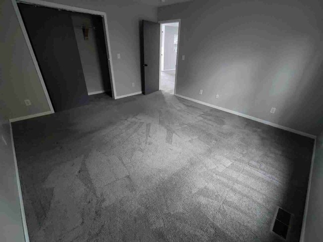 Building Photo - 655 Mosgrove St