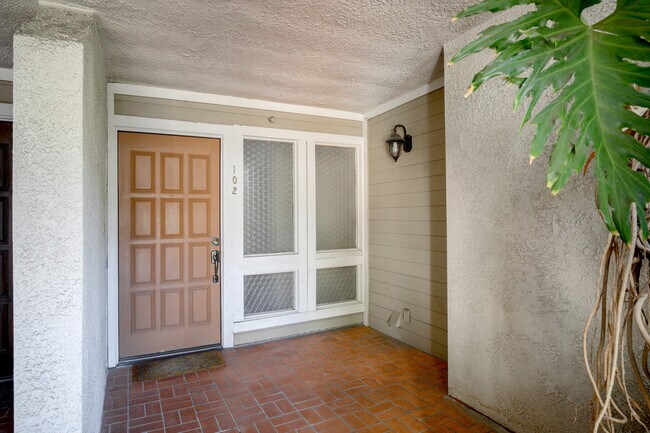 Building Photo - 1166 Rosedale Ave