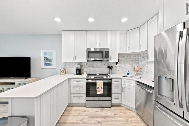 Building Photo - 7151 Sunset Way